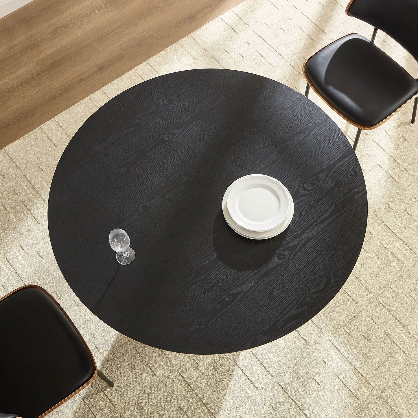 Torino Mid-Century Round Dining Table in Black
