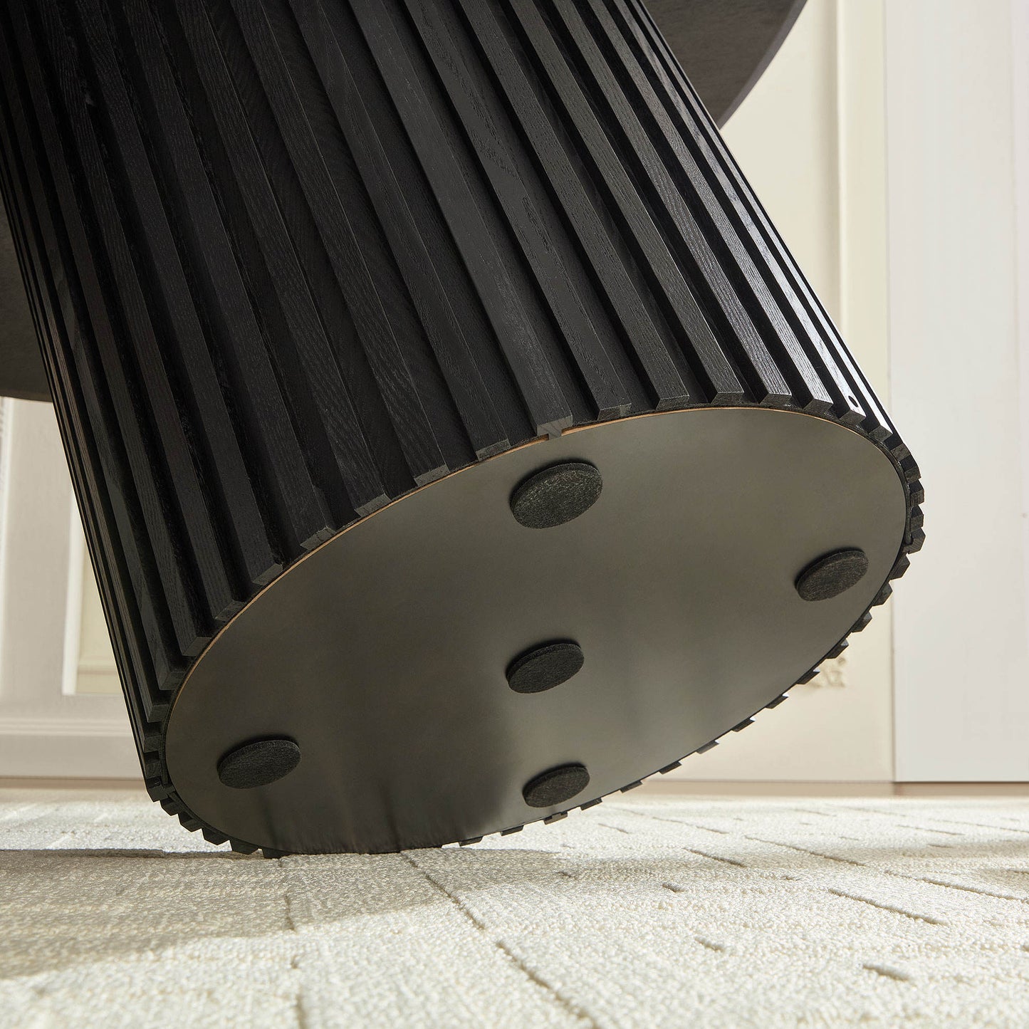 Torino Mid-Century Round Dining Table in Black