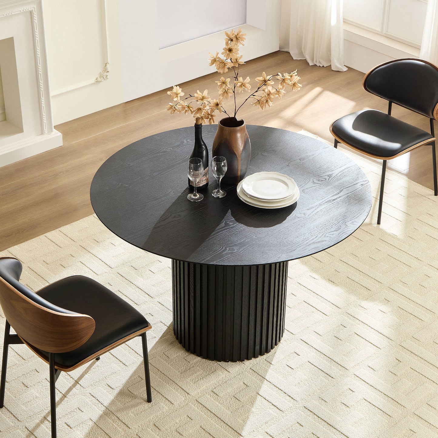 Torino Mid-Century Round Dining Table in Black